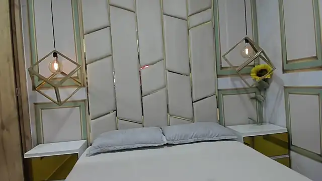 pola adams  online show from 3, 3, 2025