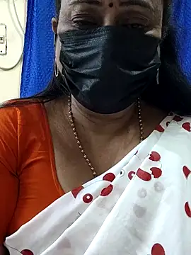 Snapshot of rekha_naier chatting on 5, 4, 2026 rekha naier online show from 5, 4, 2026