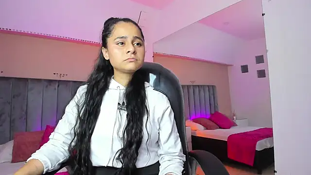 Snapshot of Giselle_Roldan chatting on 3, 6, 2026 Giselle Roldan online show from 3, 6, 2026