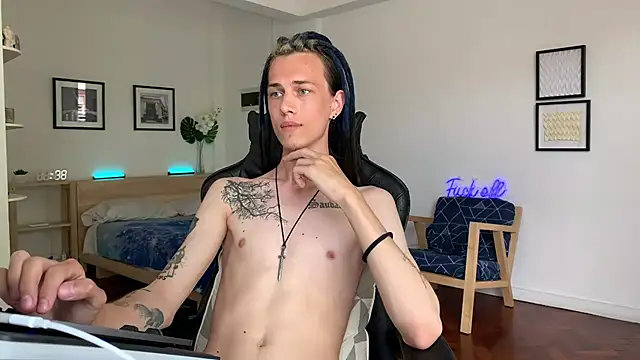 Den BlueXx online show from 18, 12, 2024