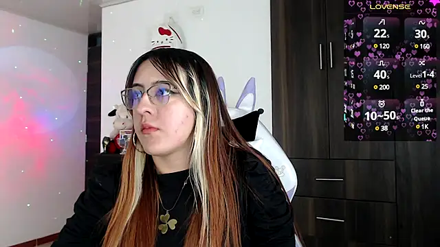 Snapshot of SarahXRusso chatting on 18, 12, 2024 SarahXRusso online show from 18, 12, 2024