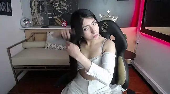 Angela Diaz  online show from 9, 12, 2024