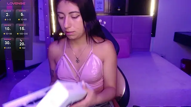 Angela Diaz  online show from 8, 2, 2025