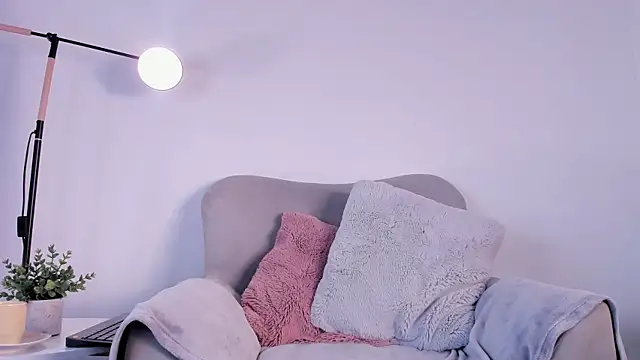 Snapshot of EmmaaCoel chatting on 22, 2, 2025 EmmaaCoel online show from 22, 2, 2025