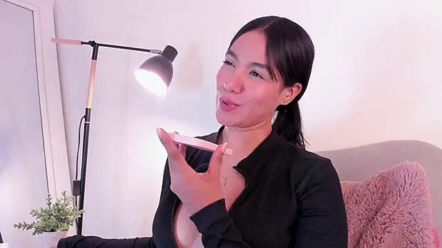 EmmaaCoel online show from 2, 4, 2026