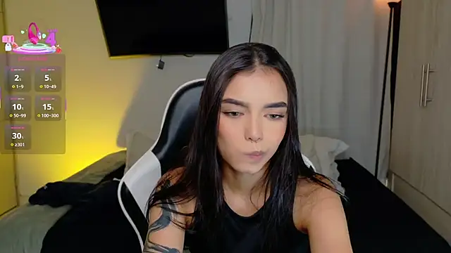 AnabelWolf online show from 12, 9, 2025