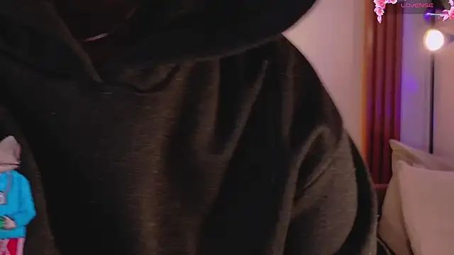 AnabelWolf online show from 29, 4, 2026