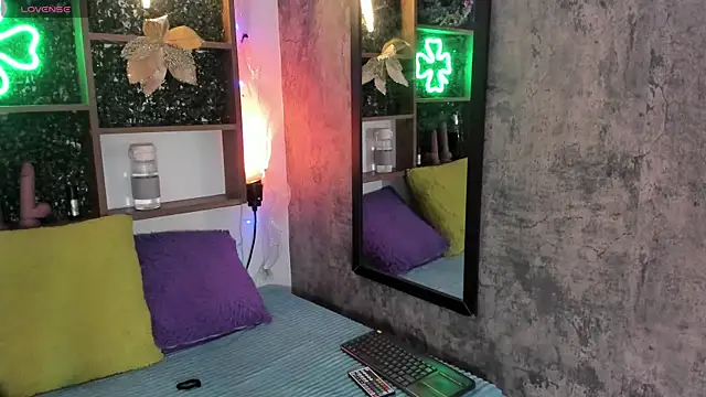 cherry coper online show from 24, 12, 2024