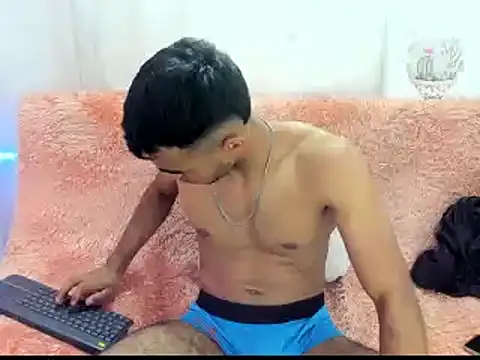 alessandro 2005 online show from 4, 2, 2025