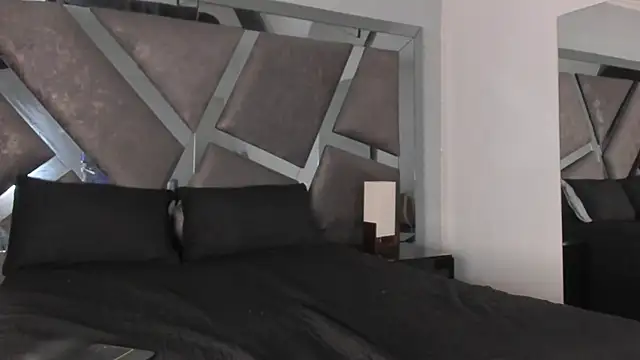 Radiant Naomi online show from 9, 5, 2026