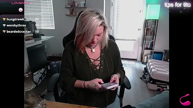 tayweird online show from 9, 1, 2025