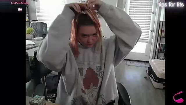 tayweird online show from 11, 1, 2025