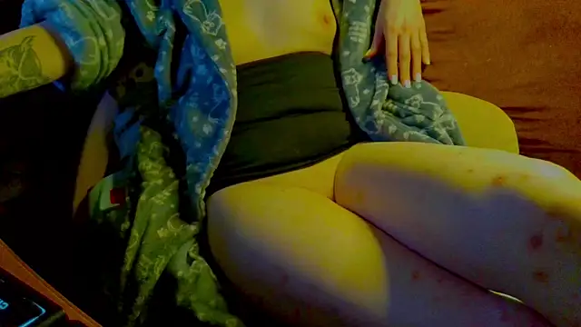 Snapshot of Skwirtyashka chatting on 14, 12, 2024 Skwirtyashka online show from 14, 12, 2024