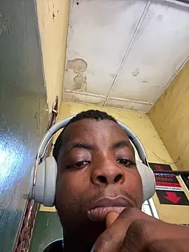 Snapshot of Dierich02_77 chatting on 25, 2, 2025 Dierich02 77 online show from 25, 2, 2025