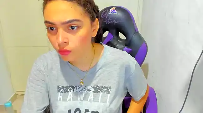 Snapshot of Lily_anal_squirt_ chatting on 16, 12, 2024 Lily anal squirt online show from 16, 12, 2024