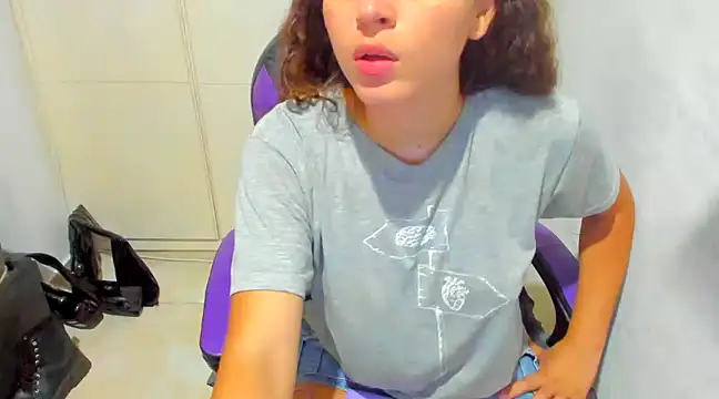 Snapshot of Lily_anal_squirt_ chatting on 21, 12, 2024 Lily anal squirt online show from 21, 12, 2024