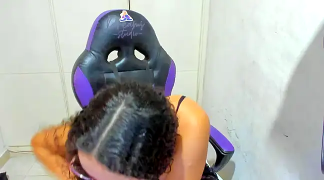 Snapshot of Lily_anal_squirt_ chatting on 30, 12, 2024 Lily anal squirt online show from 30, 12, 2024