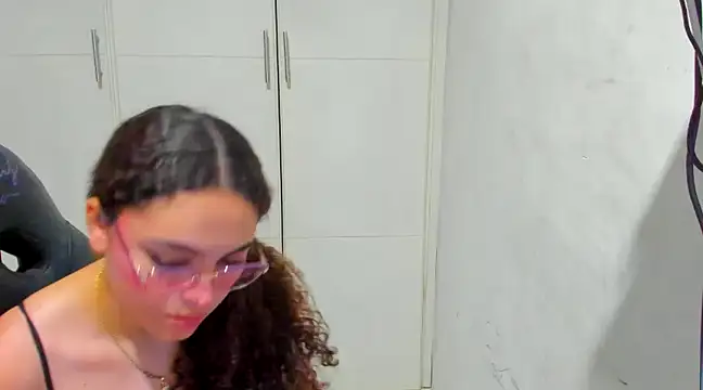 Snapshot of Lily_anal_squirt_ chatting on 31, 12, 2024 Lily anal squirt online show from 31, 12, 2024