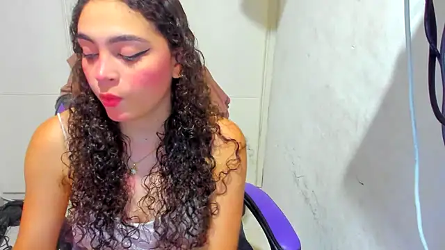 Snapshot of Lily_anal_squirt_ chatting on 7, 1, 2025 Lily anal squirt online show from 7, 1, 2025