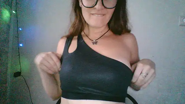 Snapshot of Yulia777 chatting on 1, 12, 2025 Yulia777 online show from 1, 12, 2025