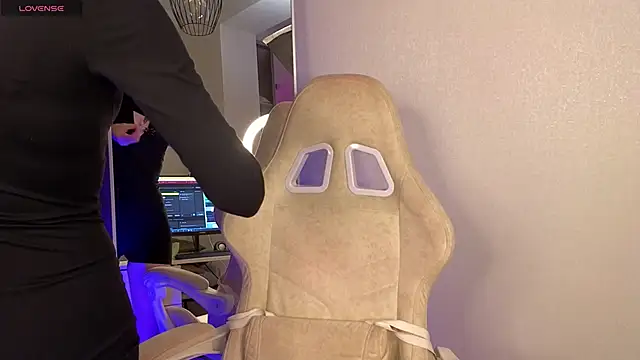 Maddy Garcia online show from 27, 1, 2025