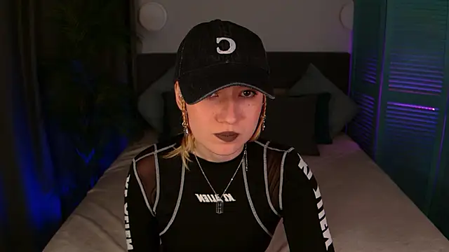 Maddy Garcia online show from 14, 10, 2025