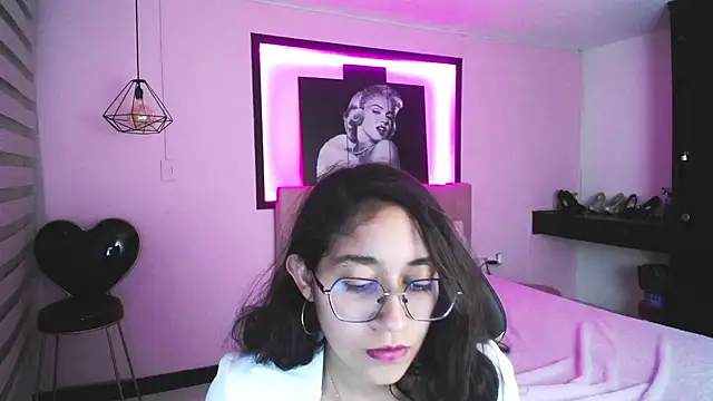 Lili Gomez  online show from 27, 12, 2024