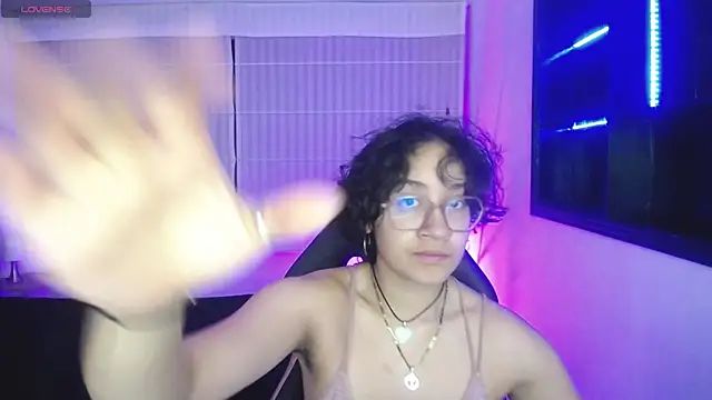Snapshot of Lili_Gomez_ chatting on 27, 11, 2025 Lili Gomez online show from 27, 11, 2025