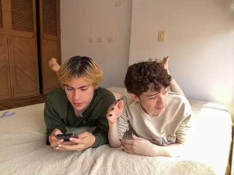 Snapshot of mapleg chatting on 21, 9, 2025 mapleg online show from 21, 9, 2025