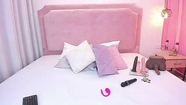 Snapshot of sophiawhite__ chatting on 19, 3, 2025 sophiawhite online show from 19, 3, 2025