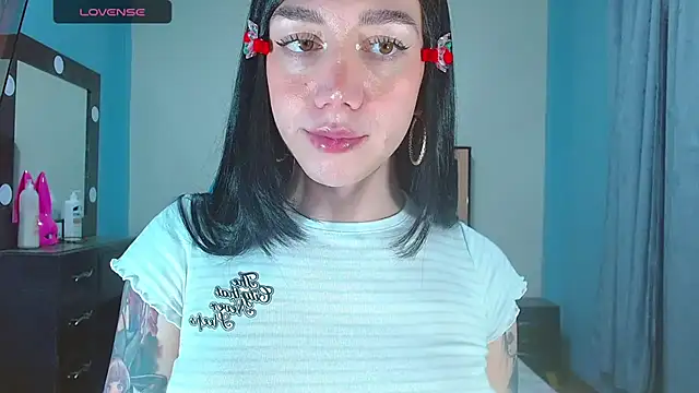 Snapshot of karla_zambrano chatting on 22, 4, 2026 karla zambrano online show from 22, 4, 2026