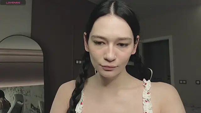 Misty Rose online show from 31, 1, 2025