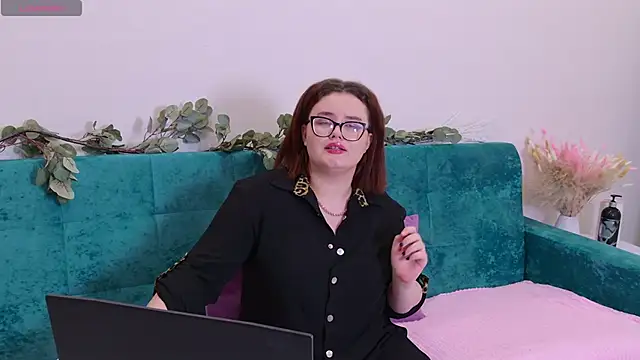 Jessica Joy online show from 10, 12, 2024