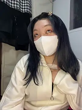 YUNA-yuna online show from 21, 1, 2025