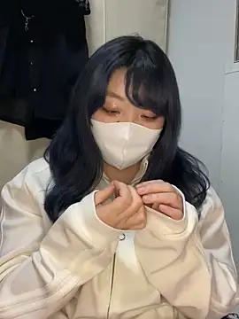 YUNA-yuna online show from 23, 1, 2025