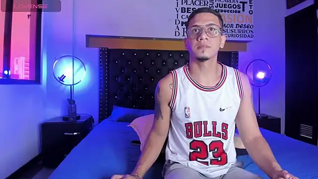 JoshMillerr  online show from 26, 1, 2025