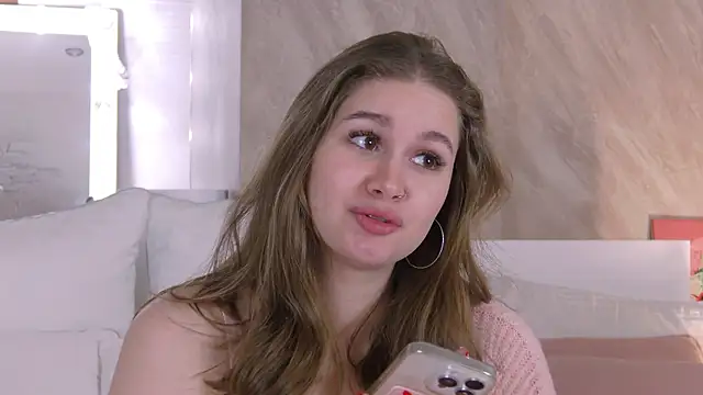 Snapshot of EllieHayes chatting on 12, 1, 2026 EllieHayes online show from 12, 1, 2026