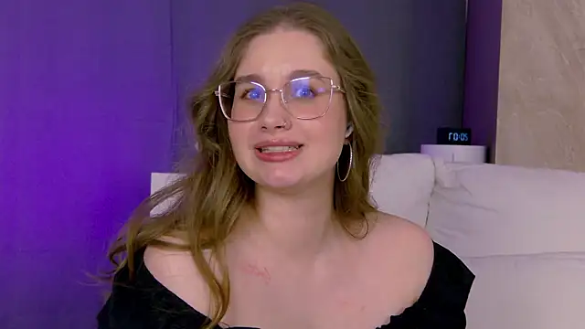 EllieHayes online show from 19, 6, 2026
