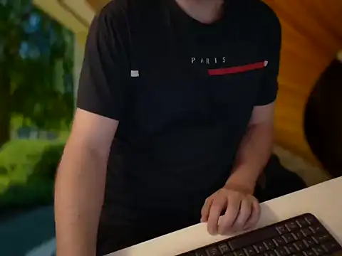CuteMan33 online show from 30, 7, 2026