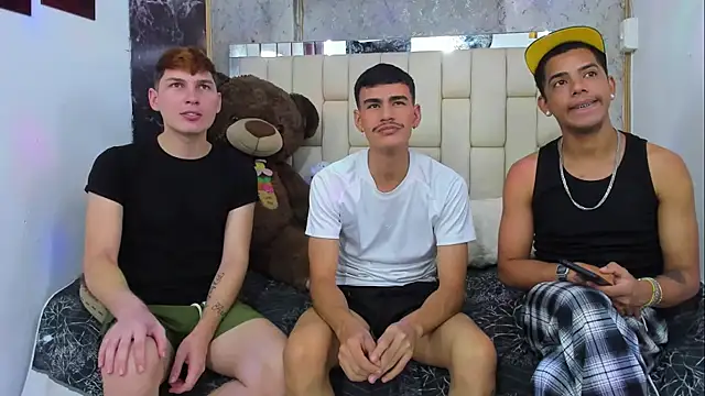 Snapshot of Bi_Latin_Boys1 chatting on 12, 12, 2024 Bi Latin Boys1 online show from 12, 12, 2024