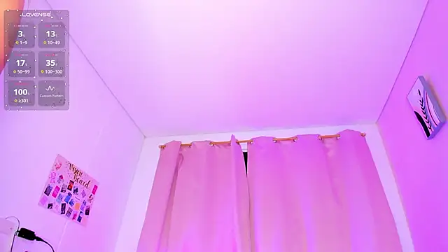  cherrykingsley1 online show from 10, 1, 2025