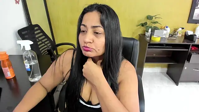 Adele Sweett online show from 24, 1, 2025