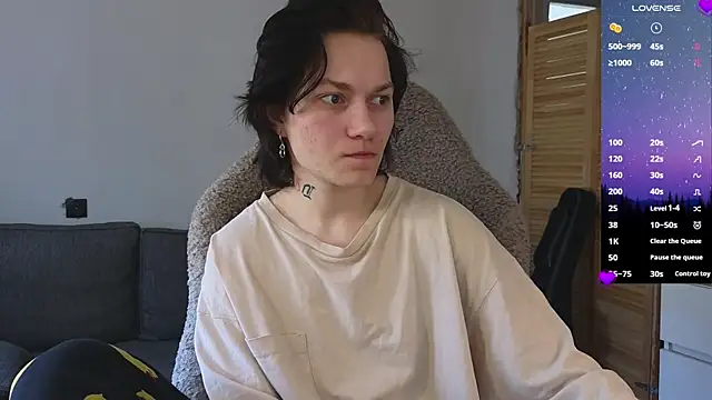 Snapshot of esajukyy chatting on 15, 4, 2026 esajukyy online show from 15, 4, 2026