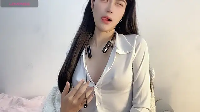 MiaRosey online show from 11, 1, 2025