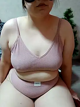 Snapshot of Miranda_Nancy chatting on 26, 1, 2025 Miranda Nancy online show from 26, 1, 2025