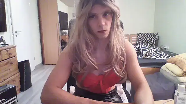 Snapshot of Kinky-Kristina chatting on 16, 9, 2025 Kinky-Kristina online show from 16, 9, 2025