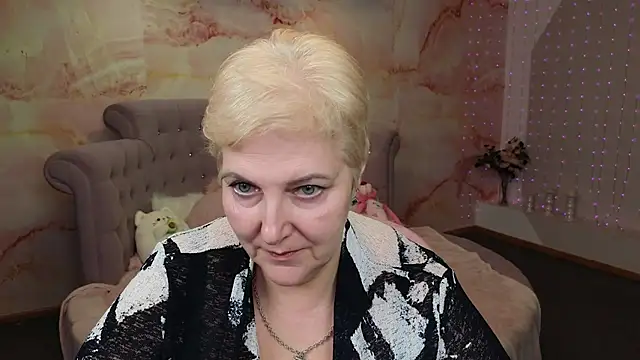 Sandra Snow online show from 19, 12, 2024