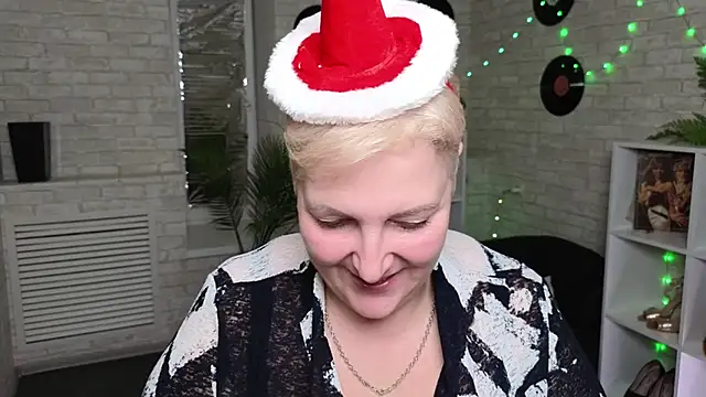 Sandra Snow online show from 24, 12, 2024