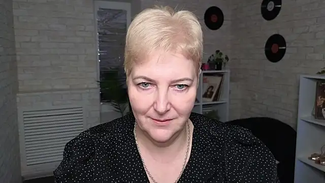 Sandra Snow online show from 29, 12, 2024