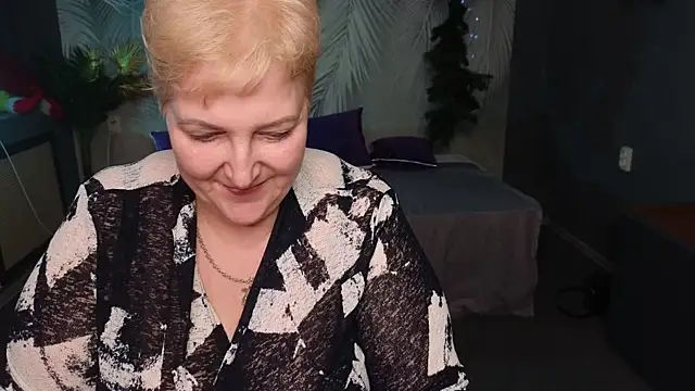 Sandra Snow online show from 8, 1, 2025